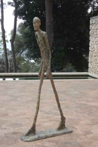 1947-Giacometti-homme-qui-marche.jpg