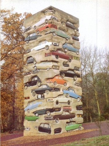 1982-Arman-Parcage-longue-duree-accumulation-de-59-voitures-dans-1600-tonnes-de-beton-19.5mx6m.Fondation-Cartier-Jouy-en-Josas.jpg